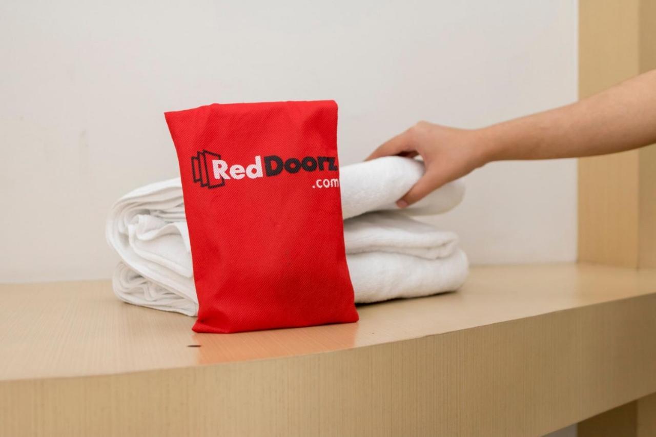 Reddoorz At Sedayu 1 Parapat Exterior foto